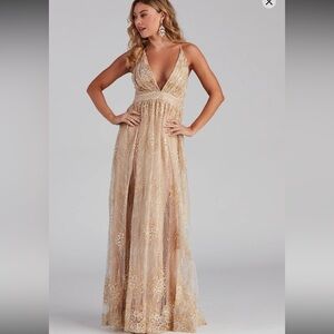 Windsor Mona Formal Plunging Gold Glitter Maxi Dress sz Medium New with Tags